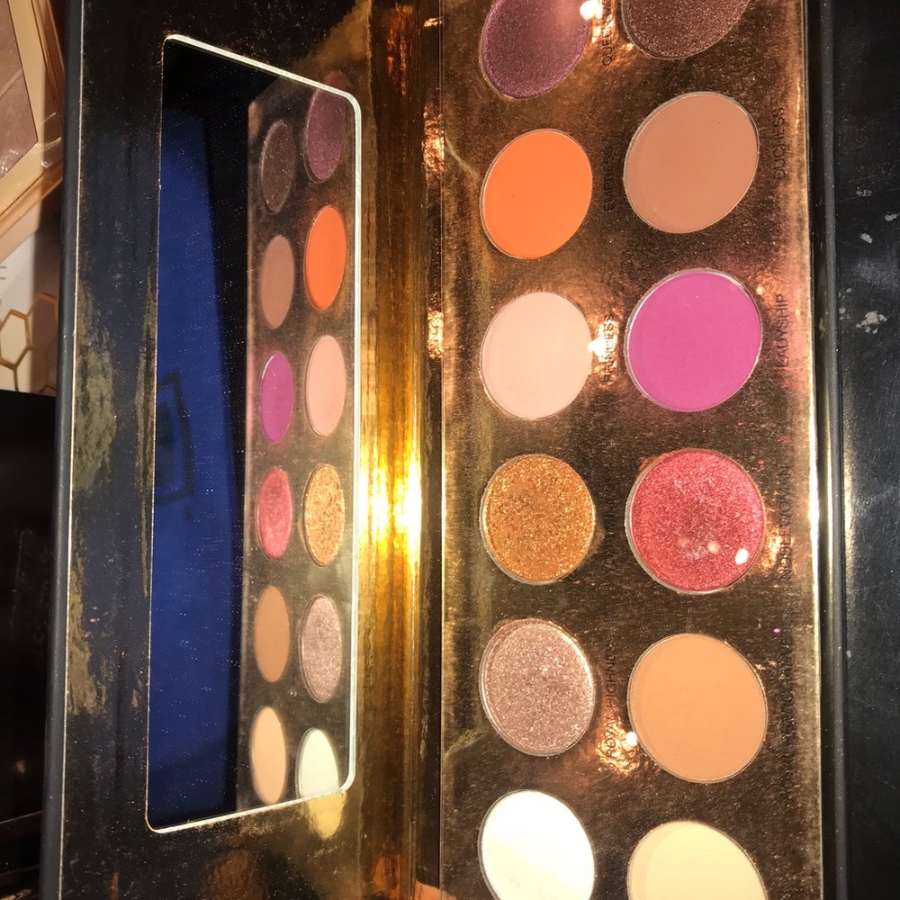 Queen of hearts pallet